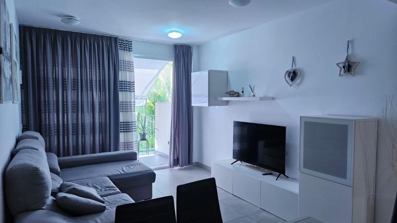 El Tesoro, Beautiful, Two Bedrooms Tenerife Sur Apartment *